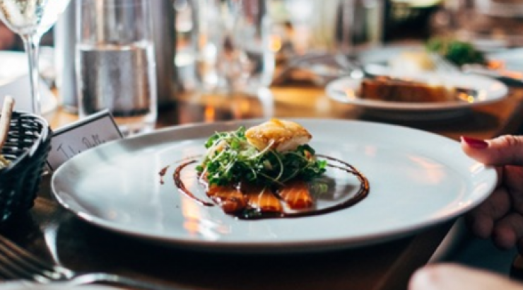 Οι δύο αλλαγές που πρέπει να κάνετε στο δείπνο σας για να χάσετε κιλά!