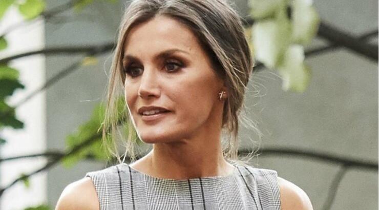 Βασίλισσα Letizia: Tο κομψό top της είναι Zara και κοστίζει μόλις 30 ευρώ