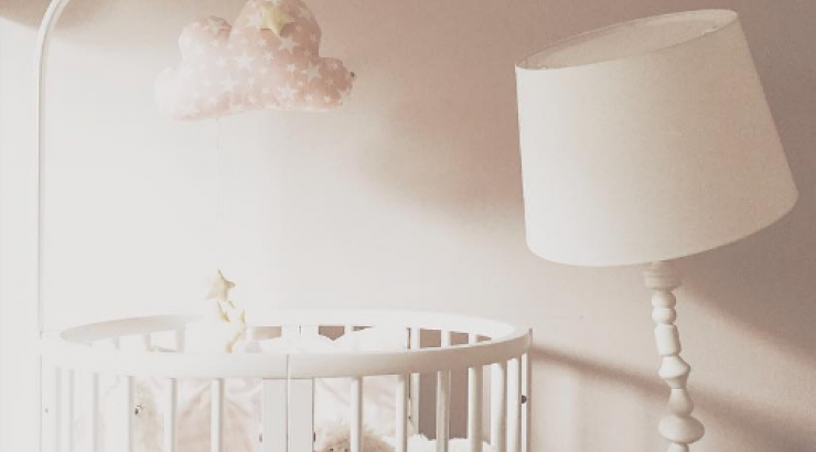 Βγαλμένο από παραμύθι! Το παιδικό δωμάτιο που ετοίμασε επώνυμη Ελληνίδα λίγες ημέρες πριν φέρει στον κόσμο το δεύτερο μωράκι της!