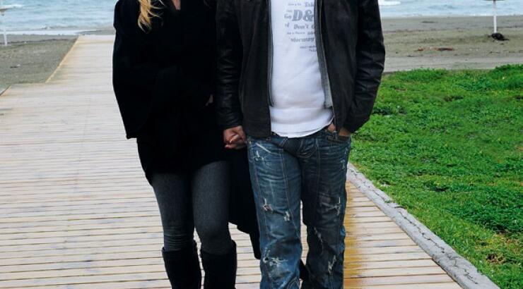 Γρηγόρης Γεωργίου: Η βόλτα με τα τρία παιδιά του στην Μαρίνα Λάρνακας