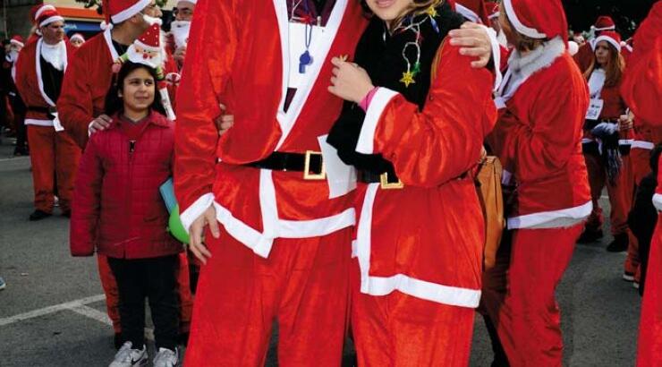 1000 Αϊ-Βασίληδες στους δρόµους της Λευκωσίας