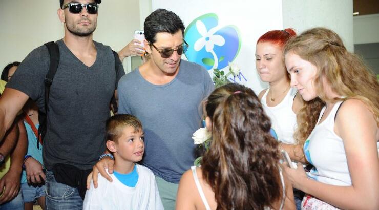 Έφτασε στην Κύπρο ο Σάκης Ρουβάς!