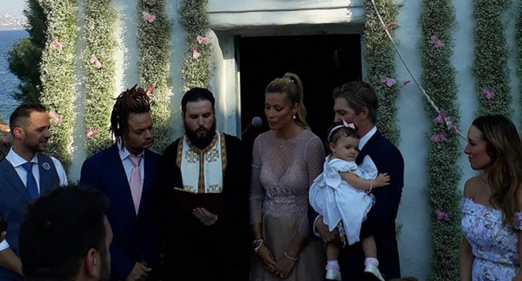 Οι πρώτες φωτογραφίες από την βάπτιση της κόρης της Καλομοίρας! 