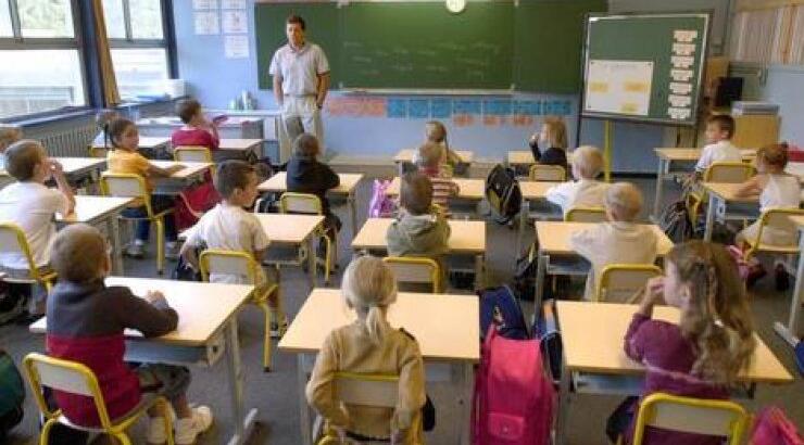  Γαλλία: Βάπτισε το γιο της Τζιχάντ και τον έστειλε στο σχολείο με μπλουζάκι «Είμαι βόμβα»