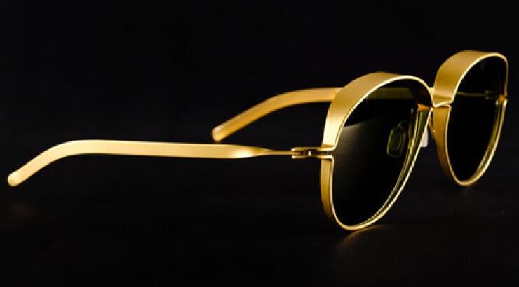 Γυαλιά… στραβωμένα!