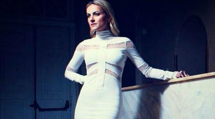 Στην Αθήνα η Έφη Παπαϊωάννου για να επιμεληθεί τις εμφανίσεις Ελληνίδας τραγουδίστριας! [βίντεο]