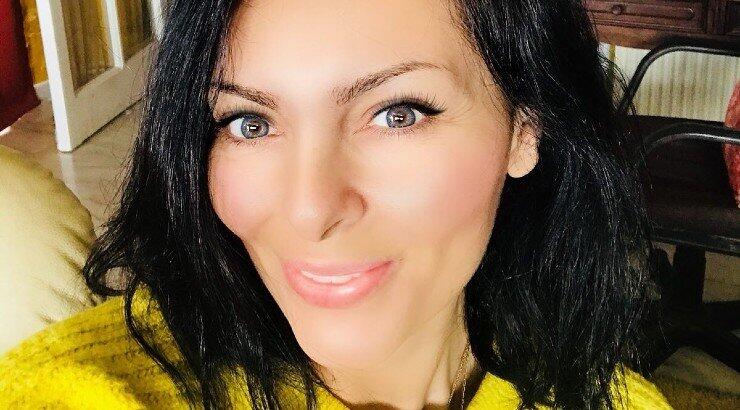 Έλια Ιωαννίδου: Γιόρτασε τα γενέθλιά της με την πιο γλυκιά τούρτα εμπνευσμένη από τον ρόλο της ως μαμά