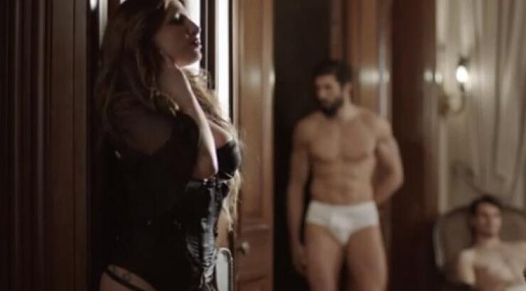 ​Έλενα Παπαρίζου: Υποδύεται την ιερόδουλη