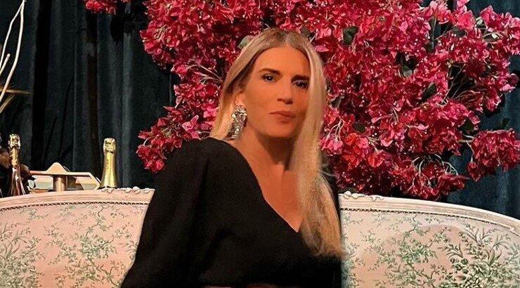 Έλενα Ανδρέου: Το “back to work” outfit της ενάμιση μήνα μετά τη γέννηση του γιου της