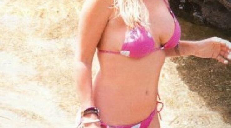 Πόσο κοστίζει μια φωτογραφία της Ελένης Μενεγάκη με μαγιό;