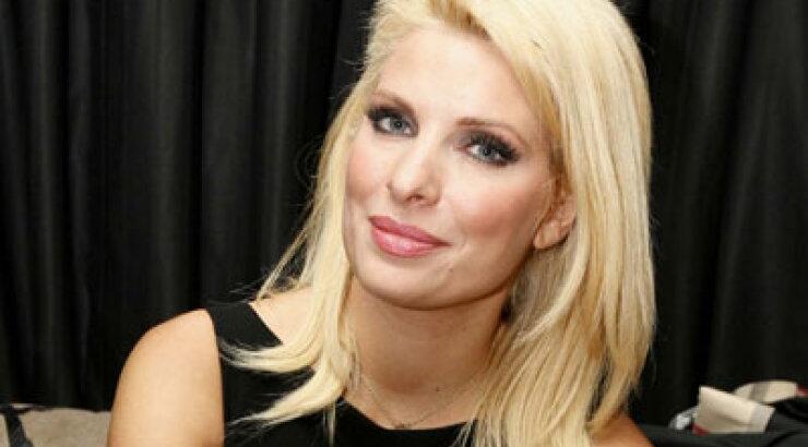 Ελένη Μενεγάκη: Tο sexy στιγμιότυπο κατά τη διάρκεια της εκπομπής της