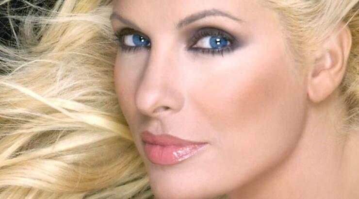 Ελένη Μενεγάκη: Αποχώρησε από την εκπομπή για να γεννήσει! [βίντεο]