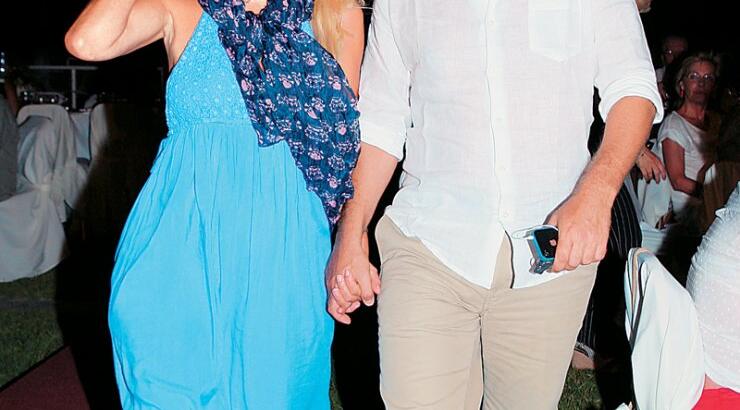 Ελένη Μενεγάκη: Το δωμάτιο του μωρού στο ξενοδοχείο της Άνδρου και η αποκάλυψη για τη βάπτιση!