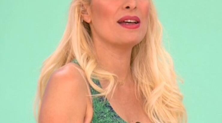 Δείτε τον γιο της Ελένης Μενεγάκη, Άγγελο, αγκαλιά με τον αδερφό της!