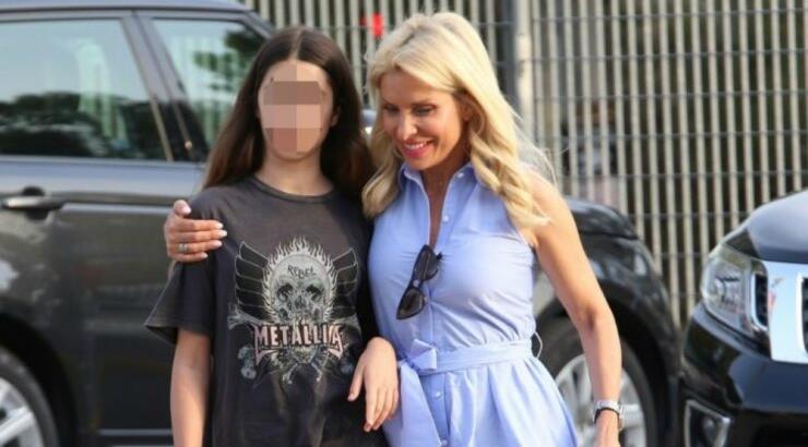 Η Ελένη Μενεγάκη στο δωμάτιο της κόρης της Λάουρας και ο διάλογος μεταξύ τους! [βίντεο]