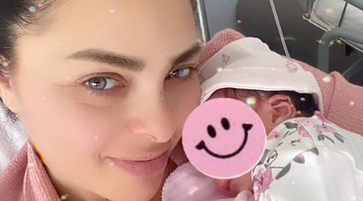 Έλια Ιωαννίδου: Μιλάει πρώτη φορά μετά τον ερχομό της κόρης της και αποκαλύπτει όλες τις λεπτομέρειες για τον τοκετό