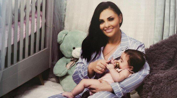 Έλια Ιωαννίδου: Η κόρη της πήγε στην πρεμιέρα της και ήταν matchy-matchy μαζί της [εικόνες]