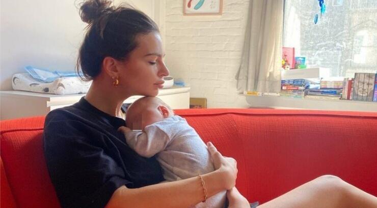 Emily Ratajkowski: Eίδαμε για πρώτη φορά το πρόσωπο του γιου της [εικόνα]