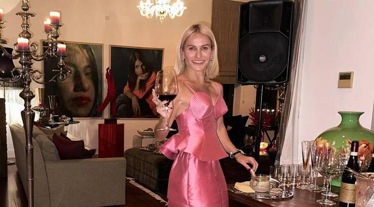 Έμιλυ Γιολίτη: Τα looks της στο Παρίσι