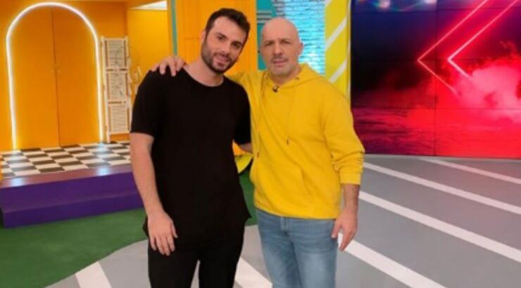 Ερμογένης Σκιτίνης: Αντικατέστησε τους Alcatrash στην εκπομπή του Νίκου Μουτσινά