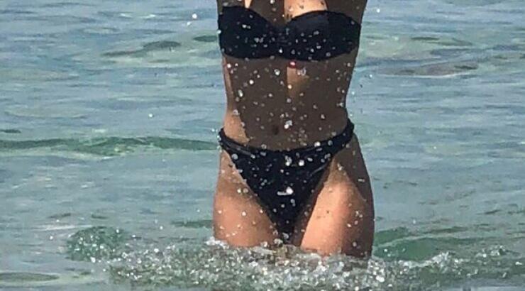 Πρωταγωνίστρια στην κυπριακή τηλεόραση αναστατώνει με το καλλίγραμμο σώμα της!