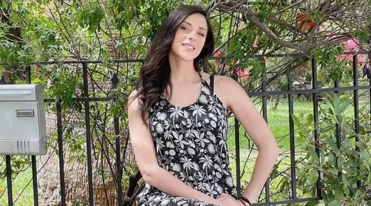 Ευαγγελία Συριοπούλου: Ποζάρει με μπικίνι ούσα έγκυος! [εικόνες]