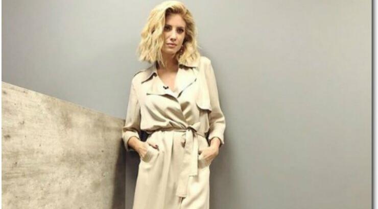 Βρήκαμε το σακάκι της Ευαγγελίας Αραβανή και είναι τέλειο για γιορτινά looks