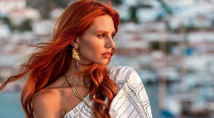 Η Έβελυν Καζαντζόγλου αποκαλύπτει πως προέκυψε η συνεργασία με τον οίκο "Yves saint Laurent" [βίντεο]