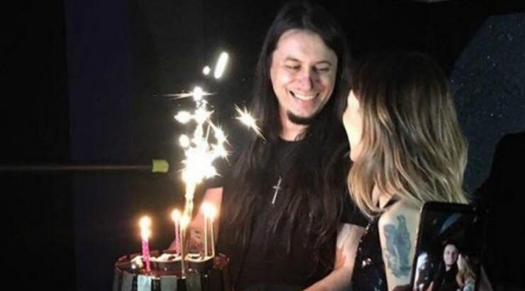 Ευρυδίκη: Η έκπληξη από το σύντροφό της επί σκηνής στη Λεμεσό για τα γενέθλιά της [εικόνες & βίντεο]