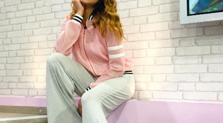 Δείτε τι κάνει η Κωνσταντίνα Ευριπίδου όταν δεν γράφουν οι κάμερες της εκπομπής της!