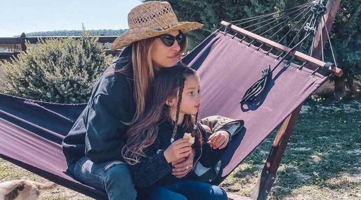 Η Κωνσταντίνα Ευριπίδου χορεύει με την κόρη της Αριάδνη στο γυμναστήριο και μας ενθουσίασαν! [βίντεο]