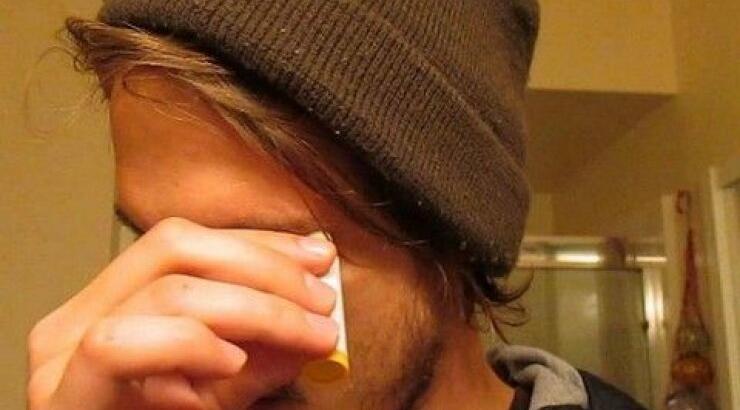 Beezin: Η νέα μόδα που προκαλεί τύφλωση