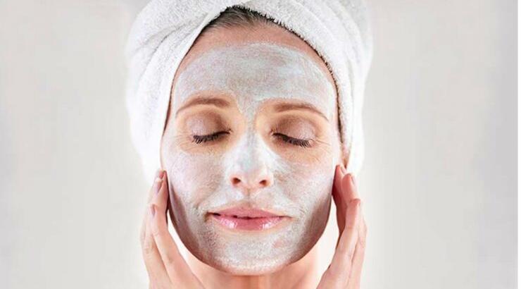 Αυτή η μάσκα παραμένει όλο το βράδυ στο πρόσωπο και το πρωί η επιδερμίδα λάμπει