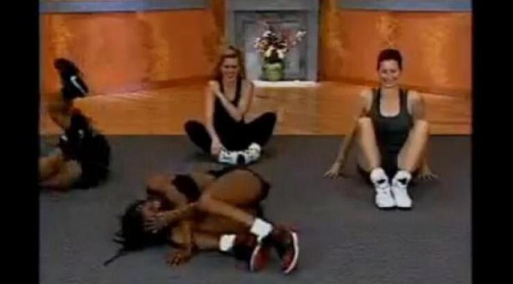 Δείτε πως αντιδράει γυμνάστρια που..."αερίστηκε" on air!