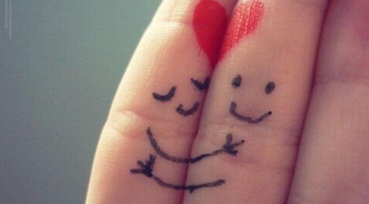 Τα δάχτυλα δείχνουν... απιστία