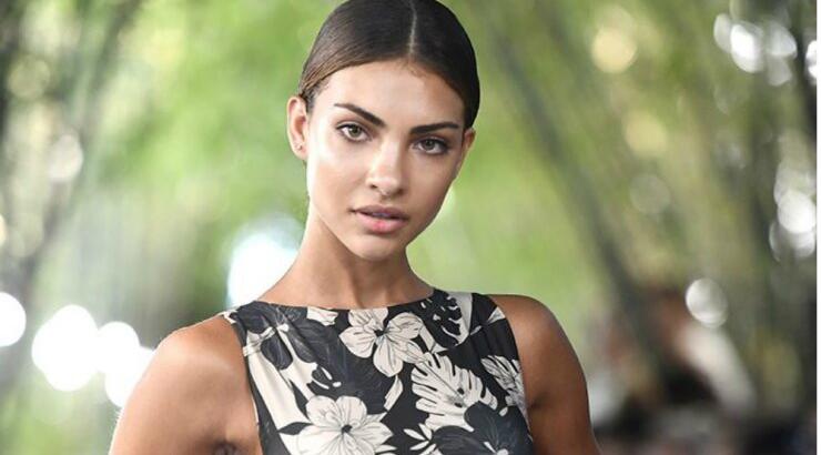 Floral στην παραλία για τις πιο fashionable βουτιές