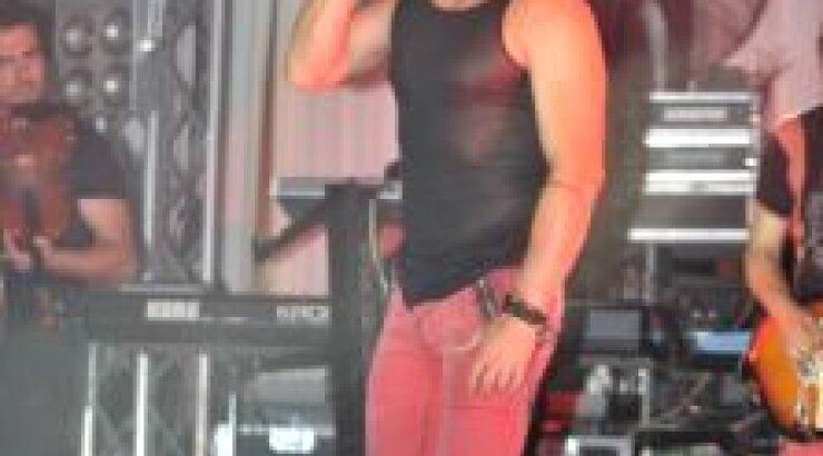 Ο Γιώργος Μαζωνάκης στο XS Day & Night Club