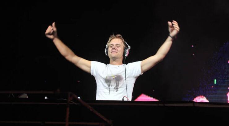 Armin Van Buuren: Ο Ολλανδός σούπερ σταρ έφερε “σεισμό” στην Λάρνακα 