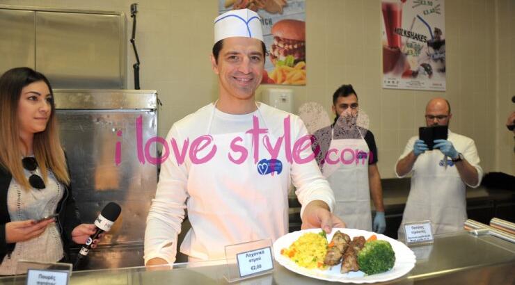 Σάκης Ρουβάς: Μαγείρεψε σήμερα για τους φοιτητές του πανεπιστημίου Κύπρου