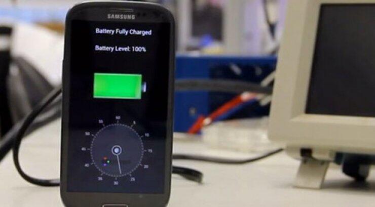 Φορτίζεται κινητό σε 30