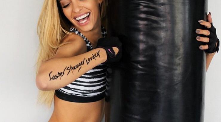 Το φιλί της Φουρέιρα που προκάλεσε συγκίνηση και άγρια επίθεση στα social media [εικόνα]