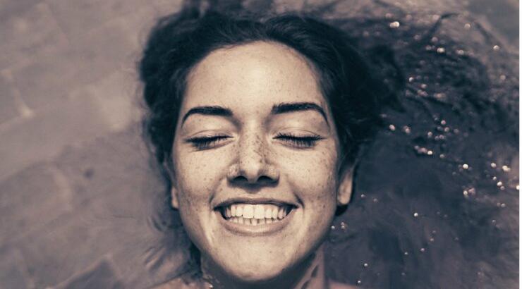 Τέσσερις μάσκες προσώπου για βαθιά ενυδάτωση