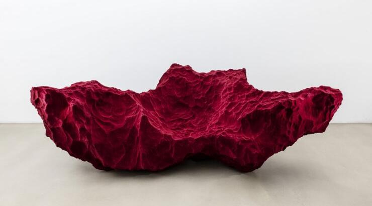 Καναπές σαν μετεωρίτης