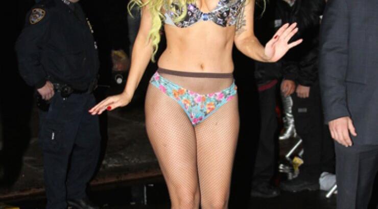 H Lady Gaga ντύθηκε…γοργόνα [εικόνες]