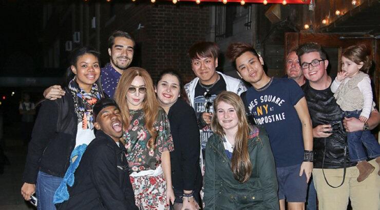 Η Lady Gaga κοντά στους θαυμαστές της [εικόνες]