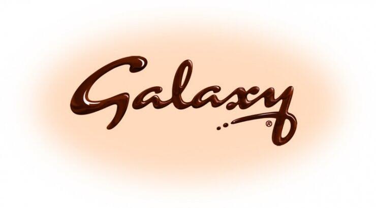 Οι απολαυστικές σοκολάτες Galaxy, Snickers, Twix και M&M’s φέρνουν χαμόγελα σε 100 άπορες οικογένειες