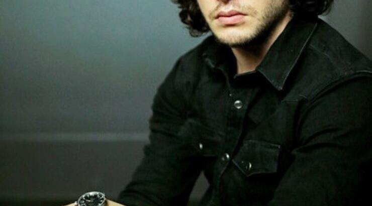 Ποιος ηθοποιός κάθισε στο θρόνο του Jimmy Choo;