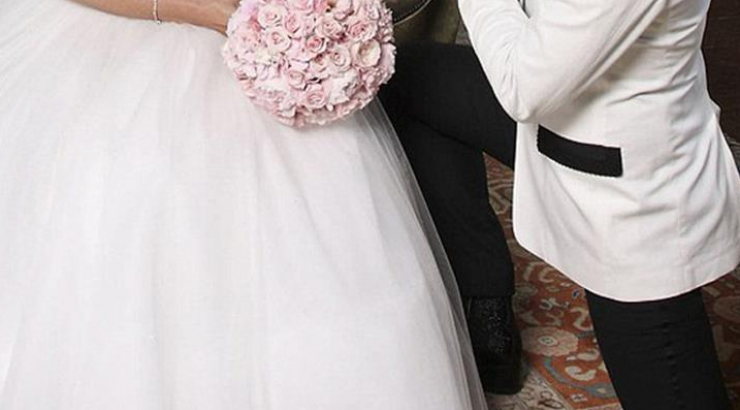 Η πρώτη γαμήλια φωτογραφία διάσημου ζευγαριού!