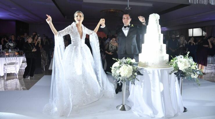 Οι επώνυμοι που βρέθηκαν στο λαμπερό γάμο της κόρης του Δημήτρη Συλλούρη