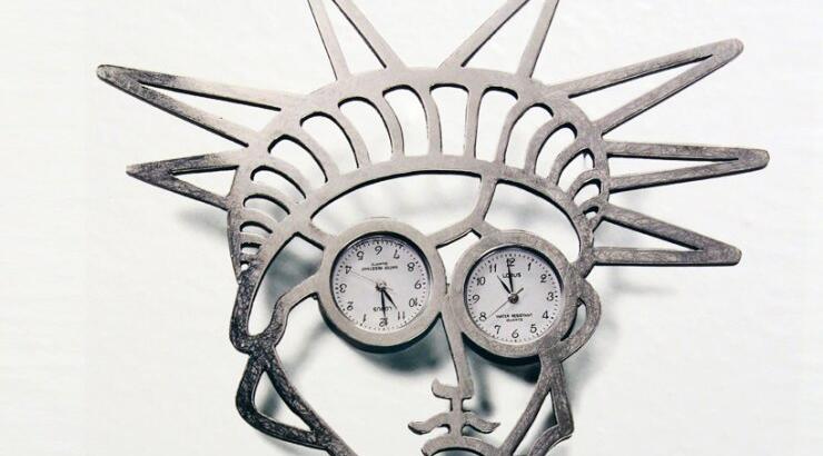 Εναλλακτικές καρφίτσες και κολιέ